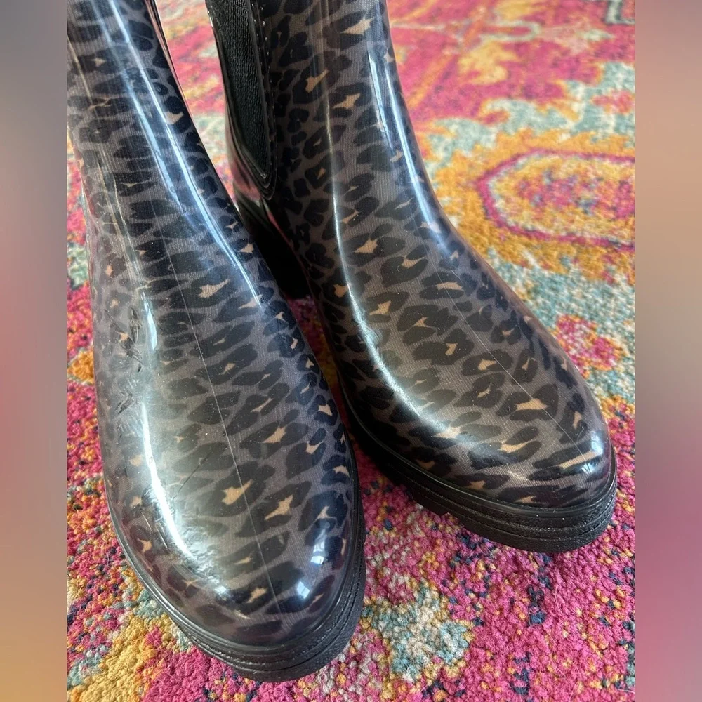 NWT Kensington | Women’s black/tan leopard print Ocean + Coast rain boot, size 9